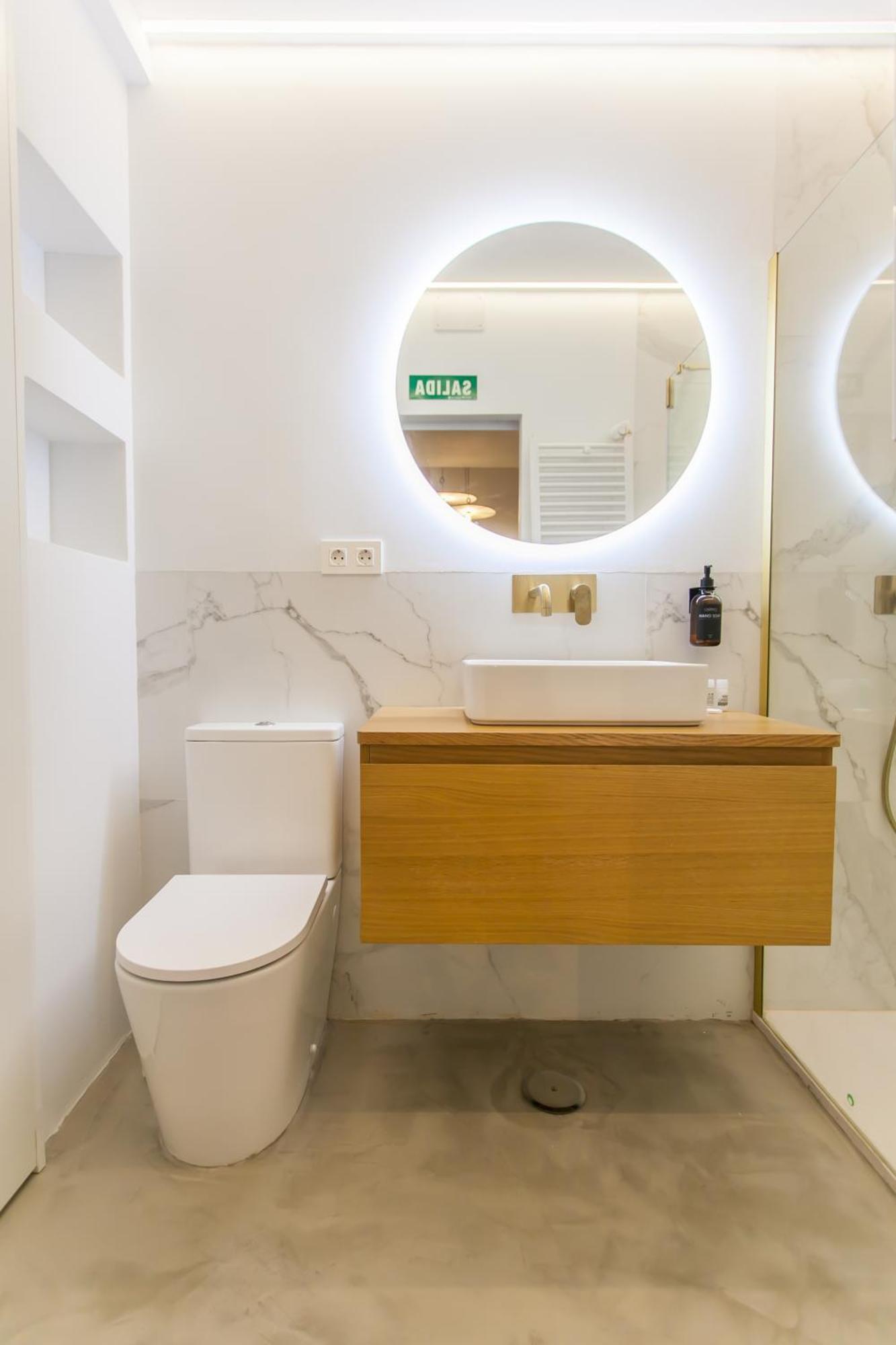 Guernica Luxury Duplex - Location, Light, And Art Apartment มาดริด ภายนอก รูปภาพ